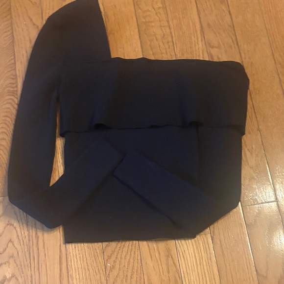 Zara Black Asymmetrical Off-Shoulder Top - Picture 8 of 8